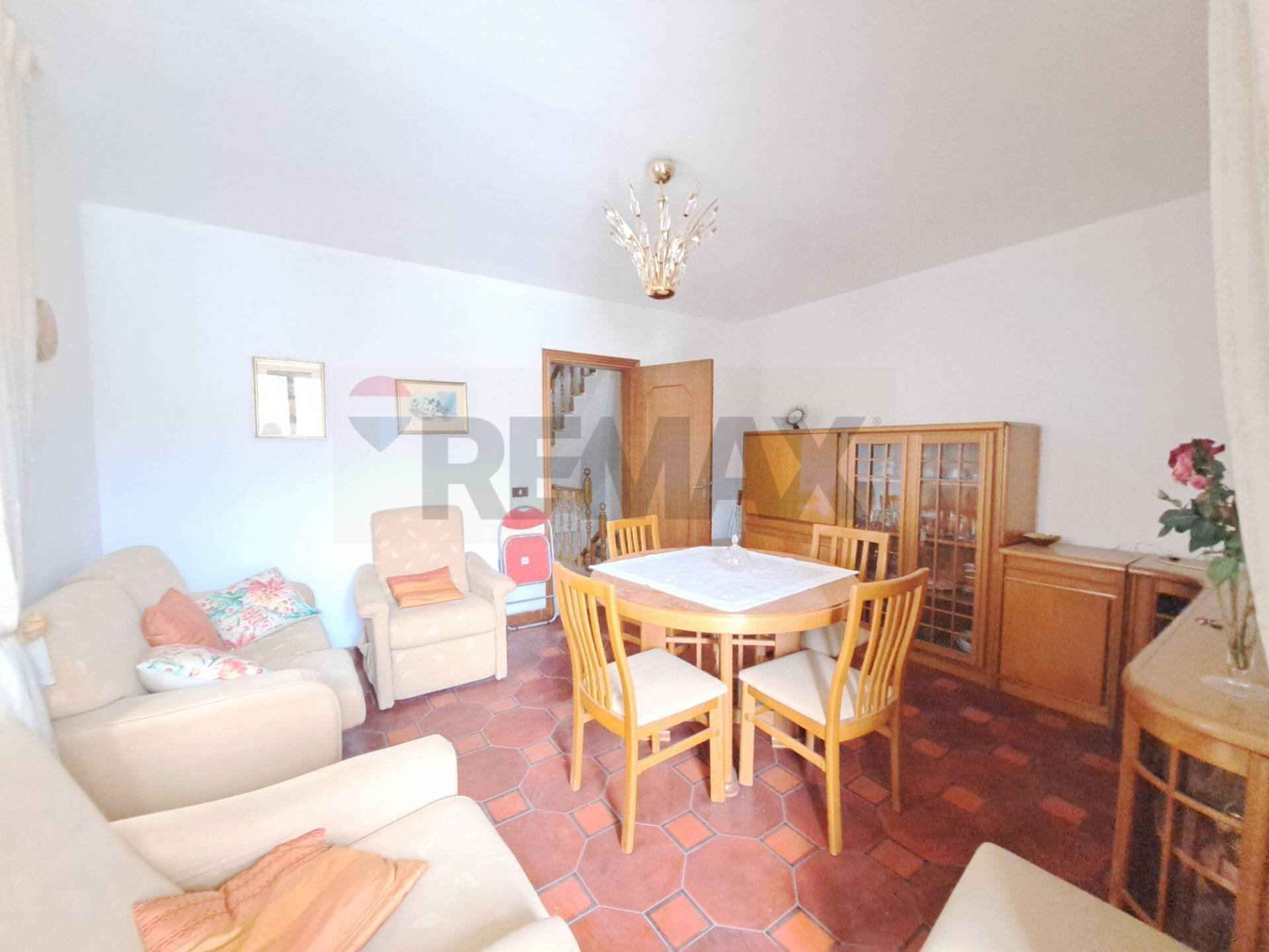Sala da pranzo - Casa semi indipendente Via Duca degli Abruzzi
 
32, Roccascalegna - foto 3