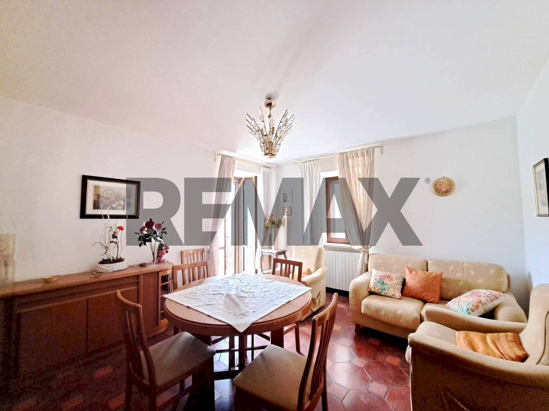 Sala da pranzo - Casa semi indipendente Via Duca degli Abruzzi
 
32, Roccascalegna - foto 1