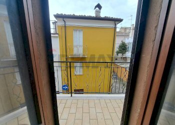 Balcone - Casa semi indipendente Via Duca degli Abruzzi
 
32, Roccascalegna - foto 33