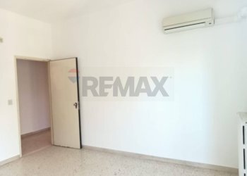 Stanza vuota - Appartamento Via Corradino Marciani
 
11, Lanciano - foto 15