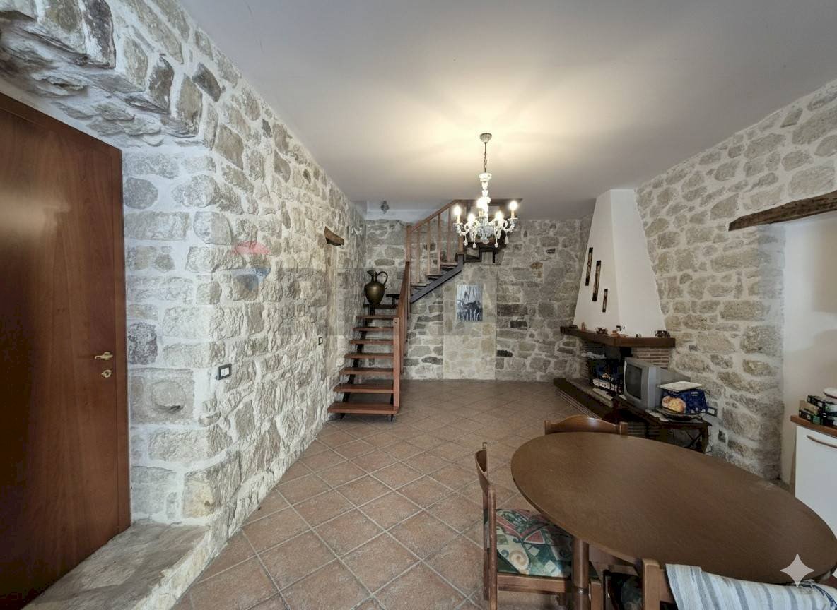 Sala da pranzo - Semi-detached house Via Garibaldi
 
19, Gessopalena - photo 2