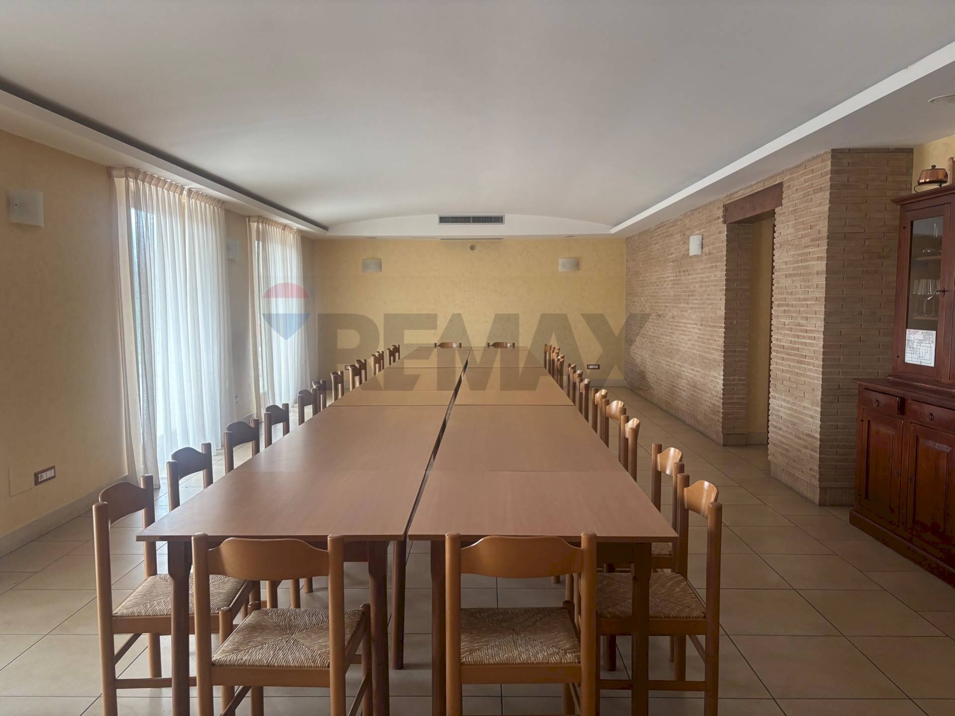 Sala da pranzo - Locale Commerciale Contrada Quarto da Capo
 
14, Casoli - foto 3