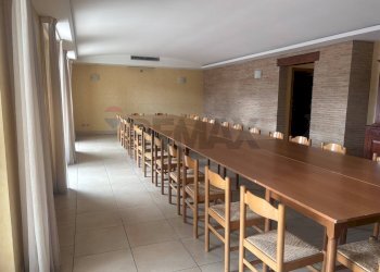 Sala da pranzo - Locale Commerciale Contrada Quarto da Capo
 
14, Casoli - foto 5