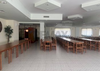 Sala da pranzo - Locale Commerciale Contrada Quarto da Capo
 
14, Casoli - foto 26