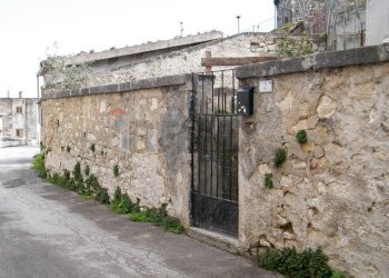 Casa all\'aperto - Casa semi indipendente Piazza Umberto I
 
4, Lama dei Peligni - foto 2