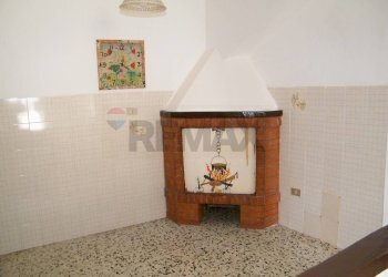 Dettagli - Casa semi indipendente Piazza Umberto I
 
4, Lama dei Peligni - foto 13