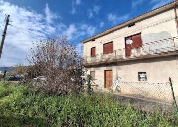 Casa all\'aperto - Casa semi indipendente Via Nazionale
 
815, Altino - foto 2