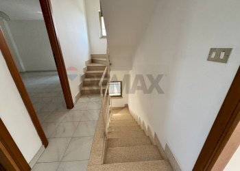 Scale - Casa semi indipendente Contrada Madonna del Carmine
 
93, Lanciano - foto 22