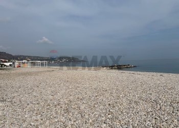 Vista dell\'acqua - Quadrilocale Via Lungomare
 
87, Fossacesia - foto 7