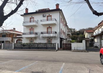 Edificio all\'aperto - Quadrilocale Via Lungomare
 
87, Fossacesia - foto 28