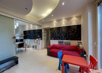 Sala da pranzo - Quadrilocale Via Roma
 
38, Arielli - foto 3