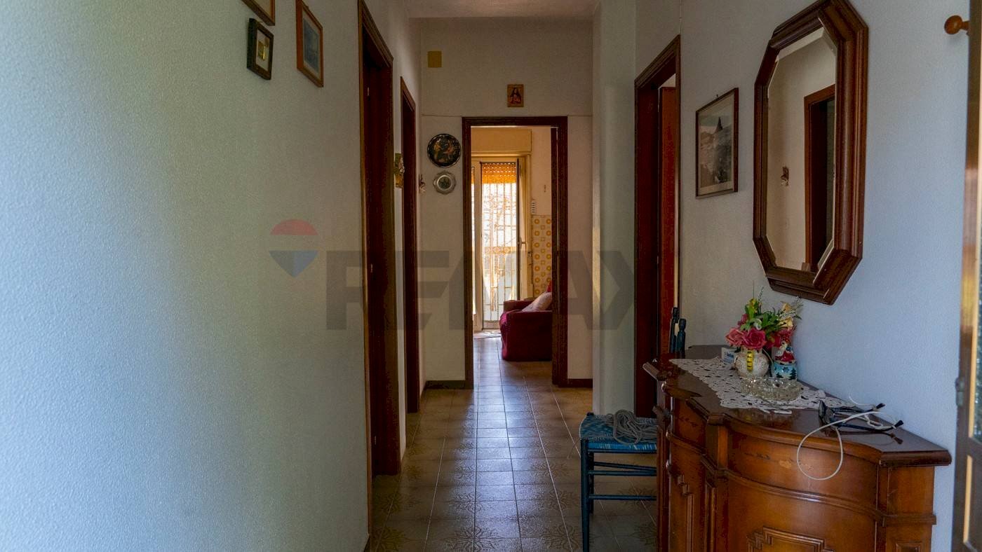 Hall / corridoio - Villa Via A. Fleming
 
8, Pedara - foto 3