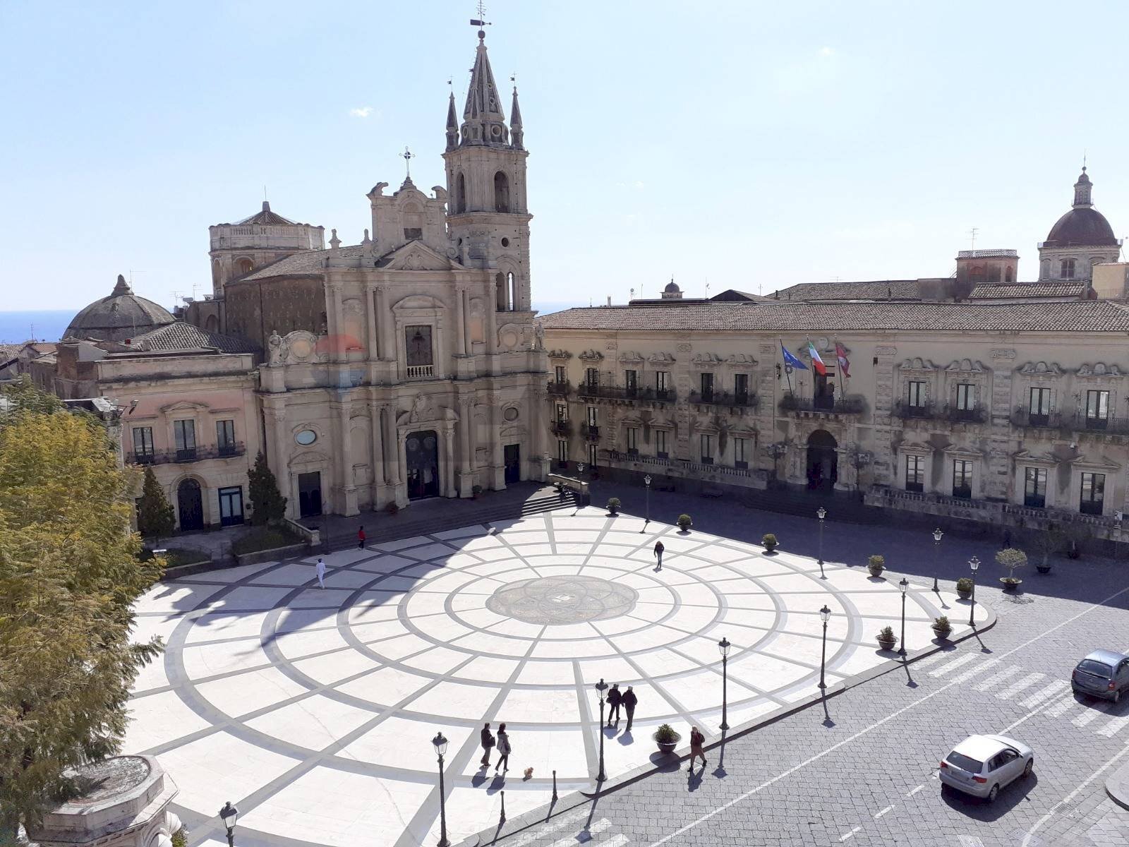 Acireale Piazza Duomo - Bar Tavola Calda - Fredda Corso Savoia
 
snc, Acireale - foto 1