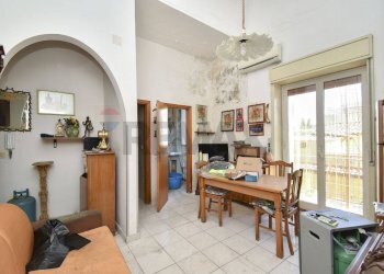 Sala da pranzo - Casa indipendente Via Raciti
 
8, Catania - foto 15