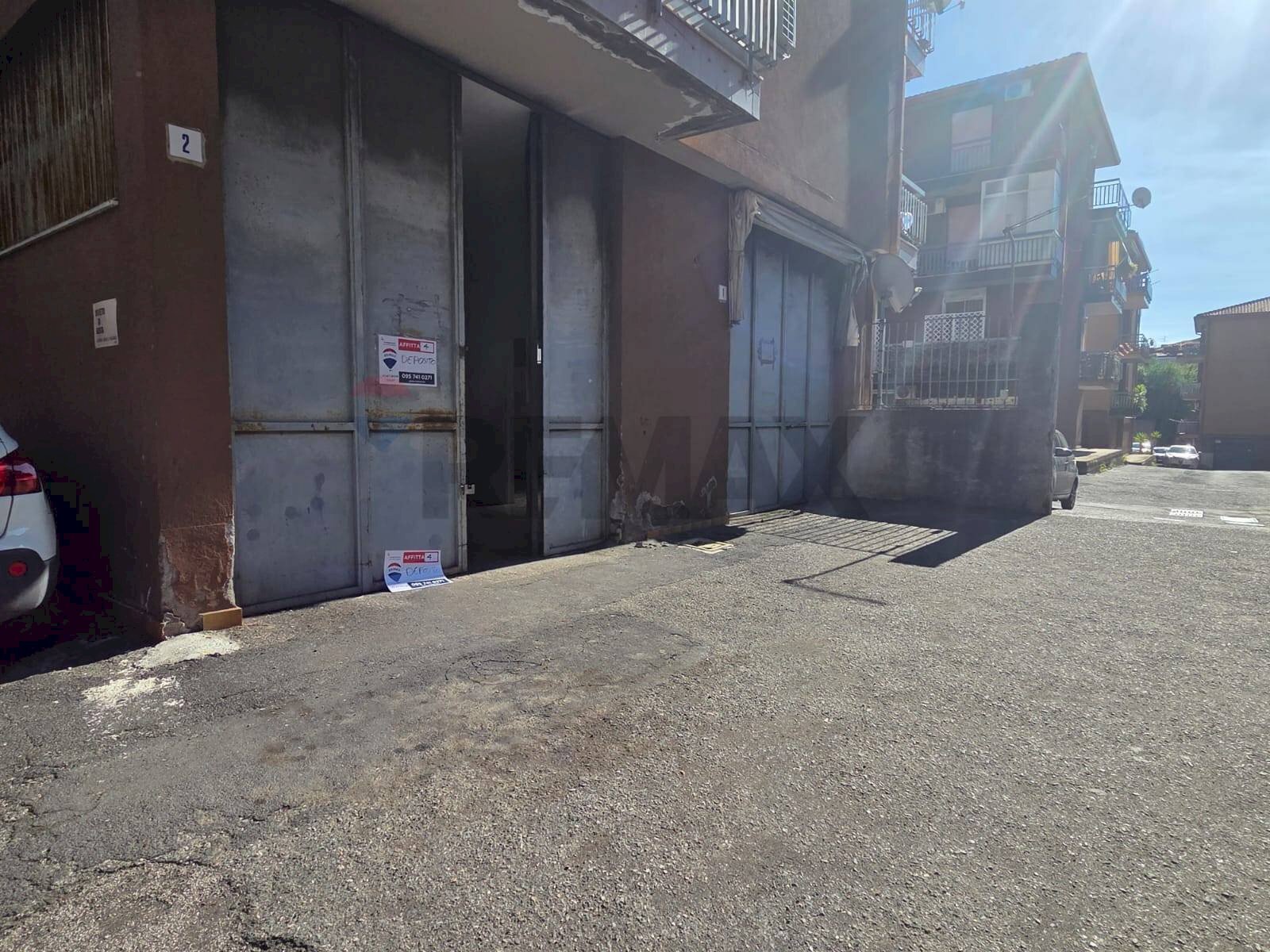 Edificio all\'aperto - Locale Commerciale Corso San Vito
 
188, Mascalucia - foto 1