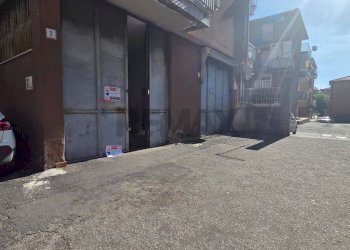 Edificio all\'aperto - Locale Commerciale Corso San Vito
 
188, Mascalucia - foto 1