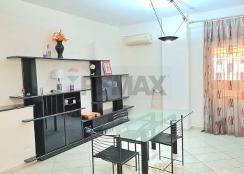 Sala da pranzo - Trilocale Via Liberazione
 
3, Lentini - foto 14