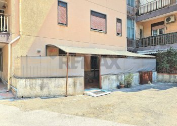 Edificio all\'aperto - Trilocale Via Liberazione
 
3, Lentini - foto 19