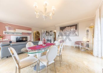 Sala da pranzo - Villa Via Formello
 
17 g, Monte Porzio Catone - foto 6