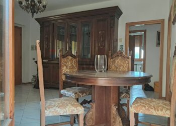 Sala da pranzo - Quadrilocale Via Catalogna
 
10, Castelfranco Piandiscò - foto 17