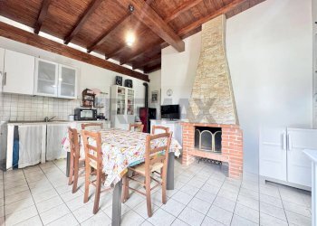 Sala da pranzo - Rustico via delle spinare
 
1, Manziana - foto 9