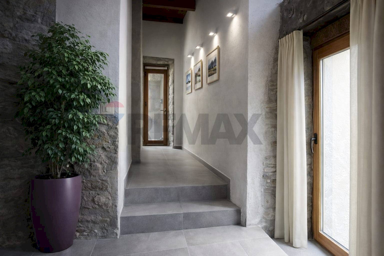 Scale - Three-room apartment via Vecchia, Berbenno di Valtellina - photo 3