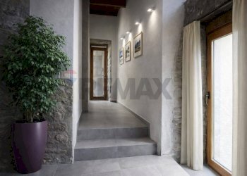 Scale - Three-room apartment via Vecchia, Berbenno di Valtellina - photo 3