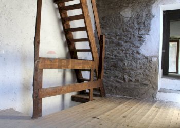 Scale - Three-room apartment via Vecchia, Berbenno di Valtellina - photo 5