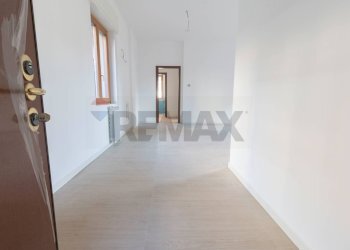 Hall / corridoio - Trilocale Via Carlo Porta, Bovisio-Masciago - foto 1