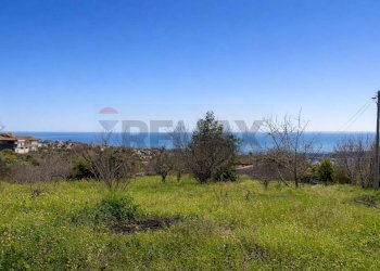 Vista delle montagne - Terreno agricolo dei paoli
 
29, Giarre - foto 2