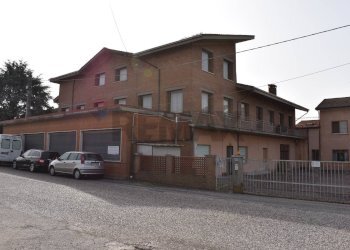 Edificio all\'aperto - Casa indipendente Via Gramsci
 
30, Sermide e Felonica - foto 3