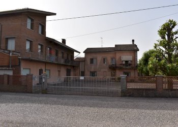Edificio all\'aperto - Casa indipendente Via Gramsci
 
30, Sermide e Felonica - foto 4