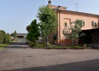 Casa all\'aperto - Casa indipendente Via Gramsci
 
30, Sermide e Felonica - foto 6