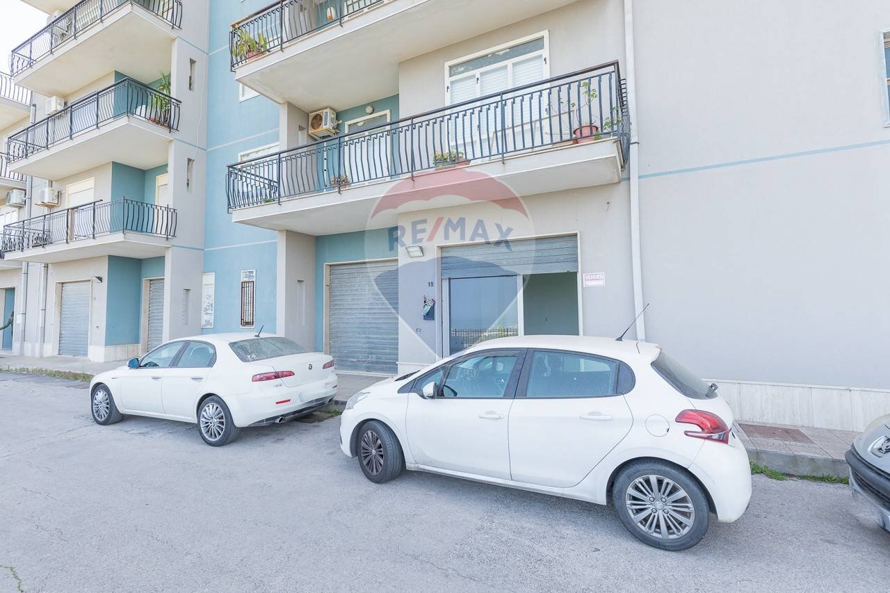 Edificio all\'aperto - Commercial Premises via Monsignor Giardina
19, Melilli - photo 2