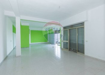 Stanza vuota - Commercial Premises via Monsignor Giardina
 
19, Melilli - photo 1