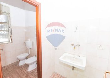 Bagno - Commercial Premises via Monsignor Giardina
 
19, Melilli - photo 5