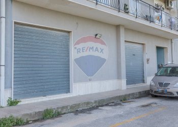 Edificio all\'aperto - Commercial Premises via Monsignor Giardina
 
11/13, Melilli - photo 1