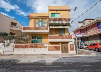 Edificio all\'aperto - Three-room apartment viale lido
 
89, Pachino - photo 1