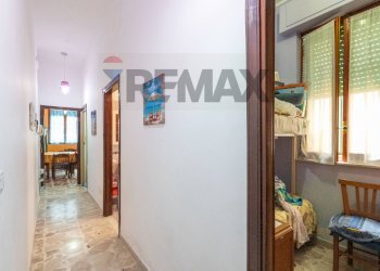 Hall / corridoio - Three-room apartment viale lido
 
89, Pachino - photo 17
