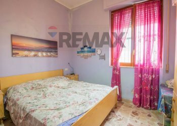 Camera / camera da letto - Three-room apartment viale lido
 
89, Pachino - photo 18