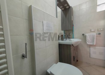 Bagno - Independent house Poggio Picenze - photo 11