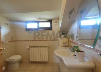 Bagno - Independent house Poggio Picenze - photo 25