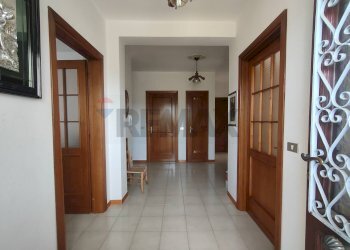 Hall / corridoio - Independent house Poggio Picenze - photo 28