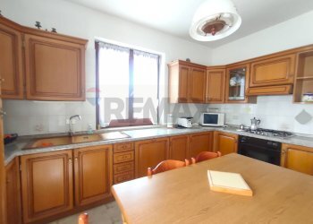 Cucina - Independent house Poggio Picenze - photo 37