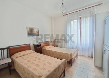 Camera / camera da letto - Independent house Poggio Picenze - photo 42