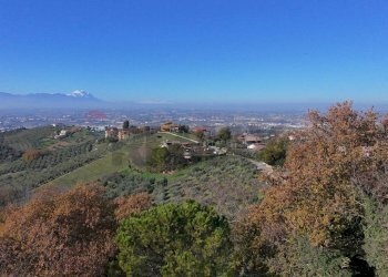 Vista delle montagne - Agricultural land Strada Belvedere
 
snc, Chieti - photo 3
