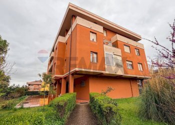 Edificio all\'aperto - Trilocale Largo 2 Querce
 
1, Monsano - foto 33