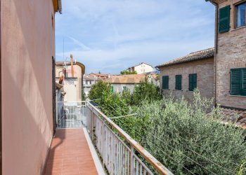 Balcone - Casa semi indipendente Via Piave
 
190, Santa Maria Nuova - foto 12