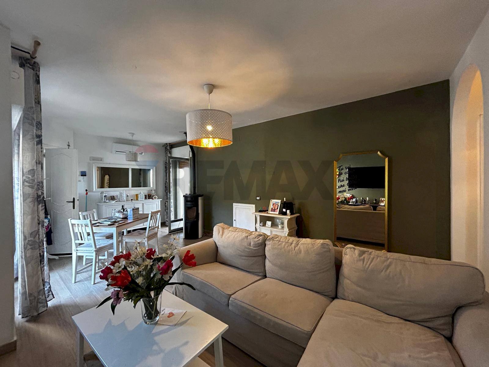 Sala da pranzo - Appartamento Via Giuseppe Divittorio
22, Rodi Garganico - foto 3