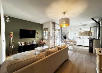 Sala da pranzo - Appartamento Via Giuseppe Divittorio
 
22, Rodi Garganico - foto 1